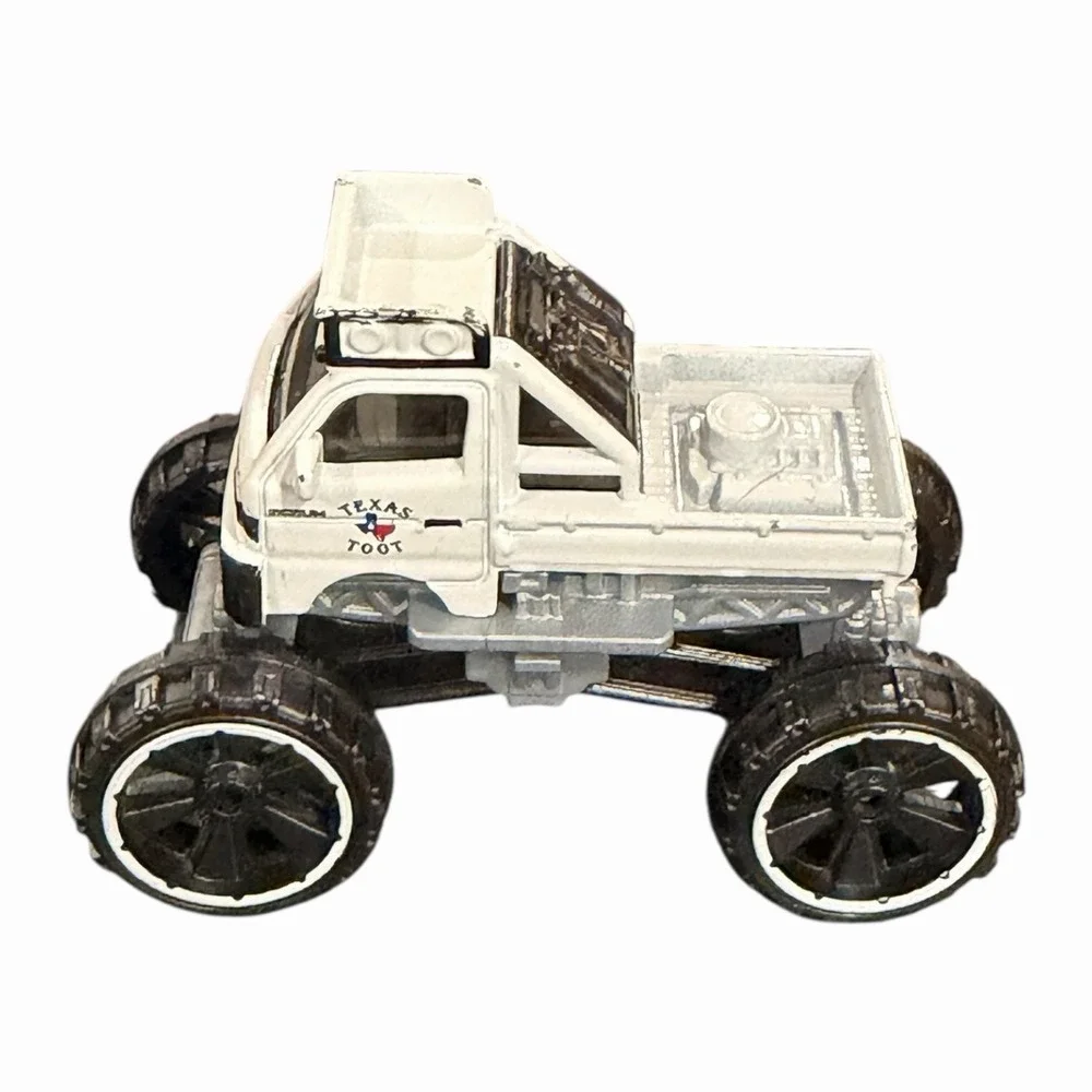 Lot Of 2 Hot Wheels‎ Mazda Autozam Army Tan & White Texas Toot Dream Garage Toys